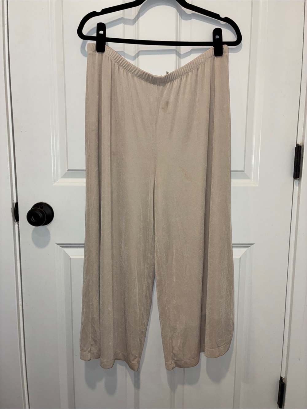 Chico’s Travelers Beige Cropped Wide Leg Pull On Knit Pants Size 3 (XL/16)